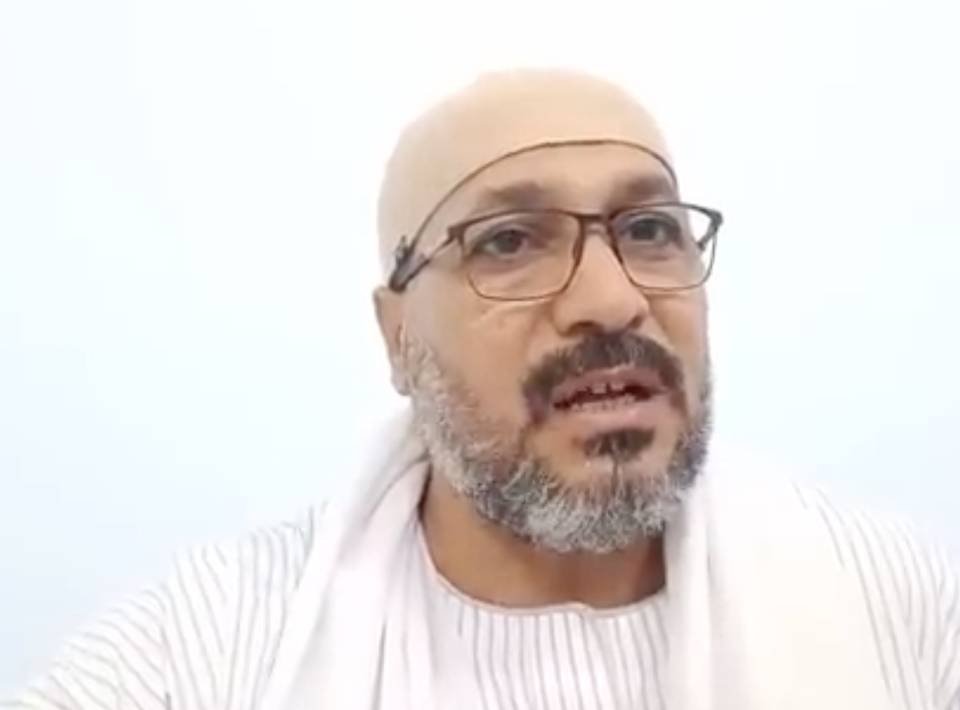 كيف يكون عليٌّ خليفة؟! — تفكيك الخرافة السياسية التي صنعت “الفتنة الكبرى”